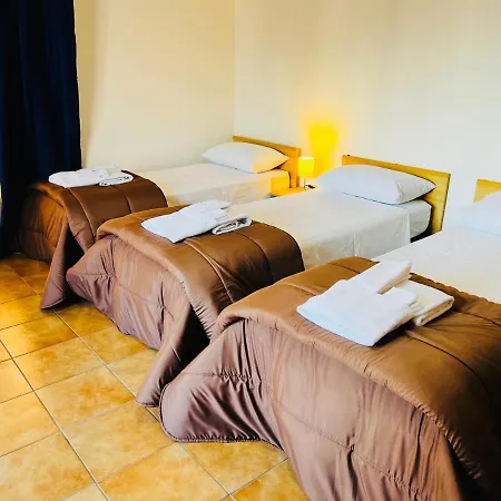 Apartamento Roccaromana 53 *